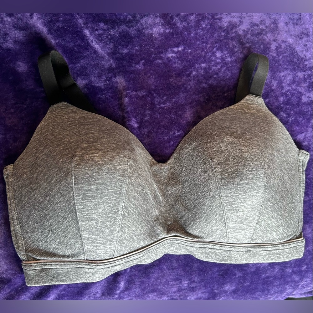 40DDD Cacique wire free tee shirt bra